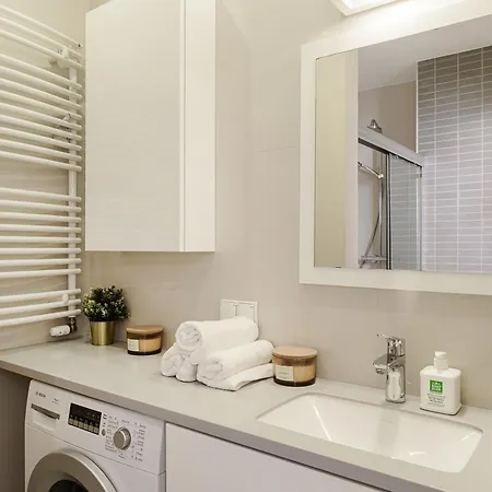 Premium In The Center Of With Free Parking & Balcony * Varšava