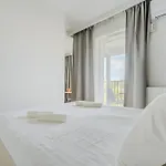 Premium In The Center Of With Free Parking & Balcony Apartament