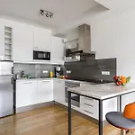Apartament Premium In The Center Of With Free Parking & Balcony Warszawa