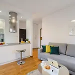 Premium In The Center Of With Free Parking & Balcony Apartament Warszawa