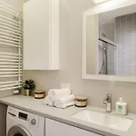 Premium In The Center Of With Free Parking & Balcony * Warszawa