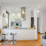Premium In The Center Of With Free Parking & Balcony