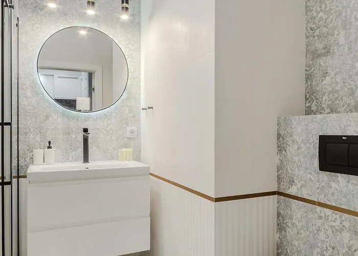 Apartament Premium In The Center Of With Free Parking & Balcony Warszawa