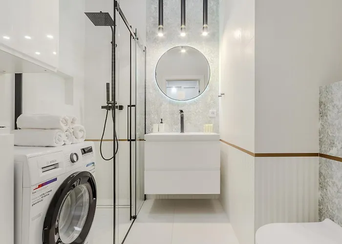 Apartament Premium In The Center Of With Free Parking & Balcony