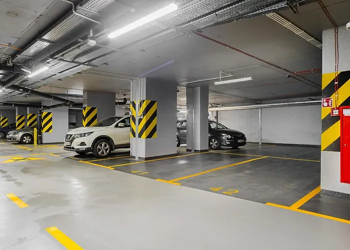 Premium In The Center Of With Free Parking & Balcony