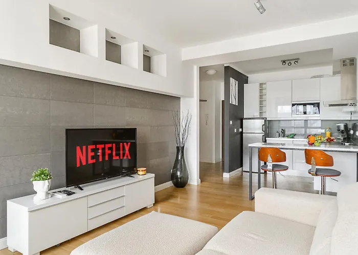 Premium In The Center Of With Free Parking & Balcony Apartament Warszawa