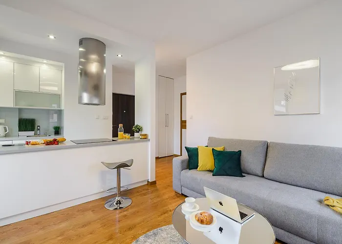 Premium In The Center Of With Free Parking & Balcony Apartament Warszawa