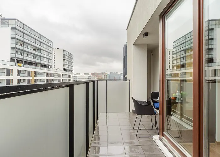 Premium In The Center Of With Free Parking & Balcony *