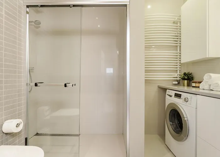 Premium In The Center Of With Free Parking & Balcony Warszawa