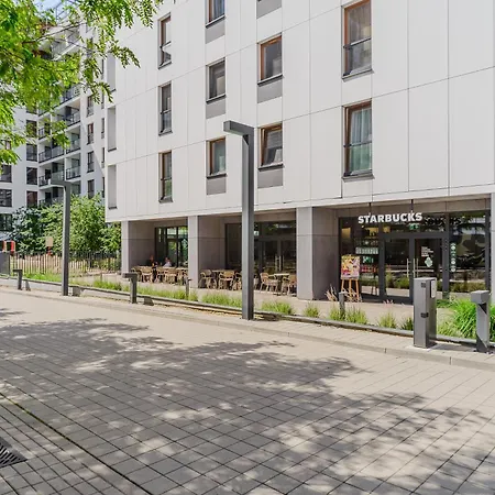 Apartment Premium In The Center Of With Free Parking & Balcony