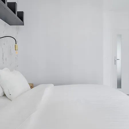 Premium In The Center Of With Free Parking & Balcony Apartment Warsaw