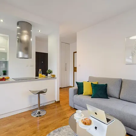 Premium In The Center Of With Free Parking & Balcony Apartment Warsaw