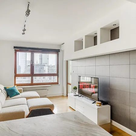 Апартаменты Premium In The Center Of With Free Parking & Balcony