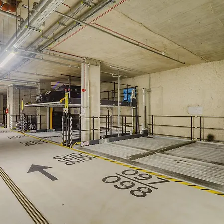 Premium In The Center Of With Free Parking & Balcony Lejlighed Warszawa