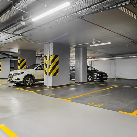 Premium In The Center Of With Free Parking & Balcony