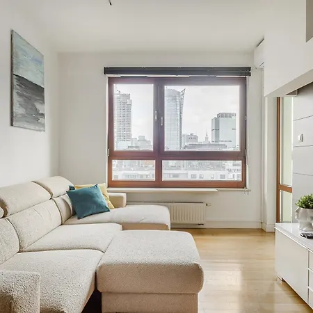 Premium In The Center Of With Free Parking & Balcony *