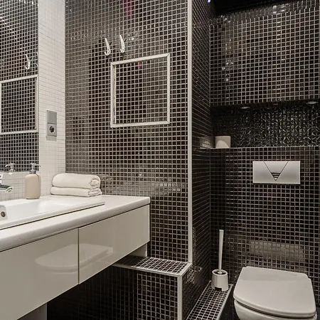Premium In The Center Of With Free Parking & Balcony Варшава