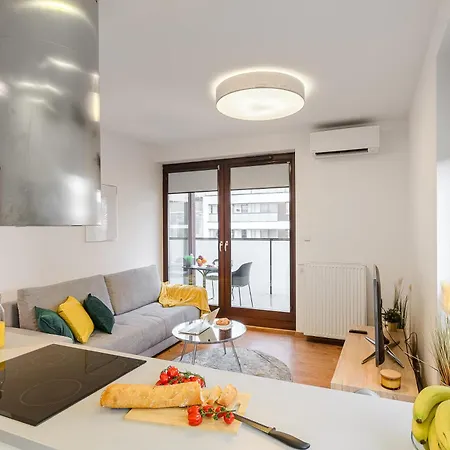 Premium In The Center Of With Free Parking & Balcony *