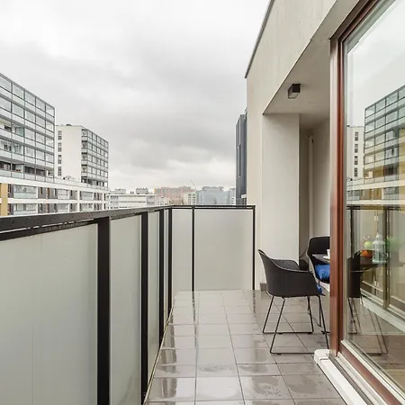 Premium In The Center Of With Free Parking & Balcony *